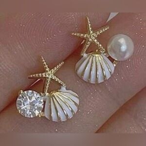 Gold&White Starfish Earrings